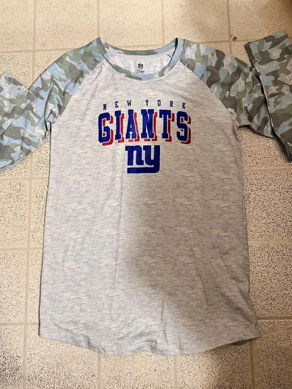 NFL New York Giants Camo Sleeve Raglan Tee Size 14/16
